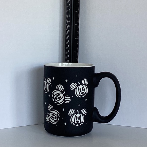 Disney 2024 Mickey Mouse Halloween Pumpkin Jack-O-Lantern Head Mug Black White - Picture 13 of 14